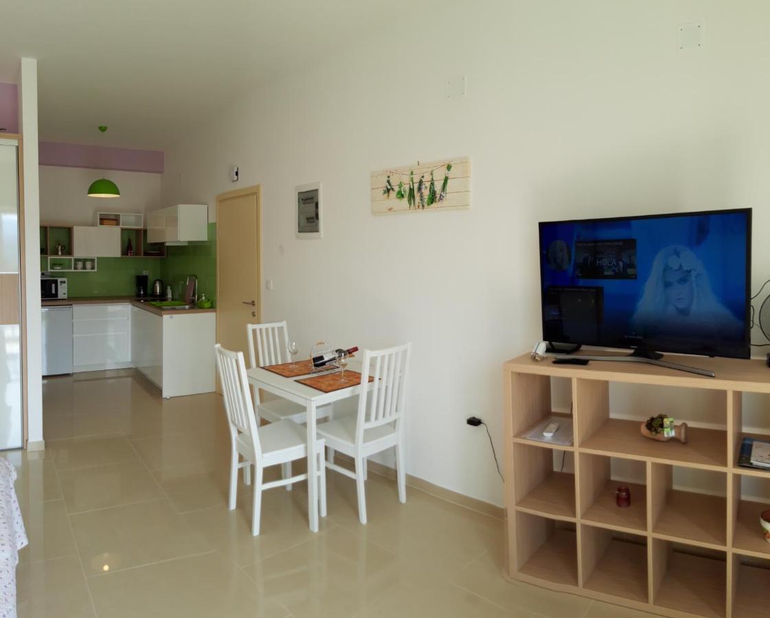 Mare And Terra Apartments Rabac Exterior foto